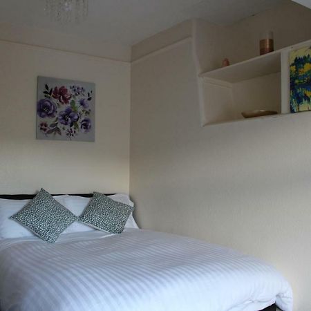 John St Town House - Self Catering - Guesthouse Style - Great Value Family And Double Rooms Вёкингтон Экстерьер фото