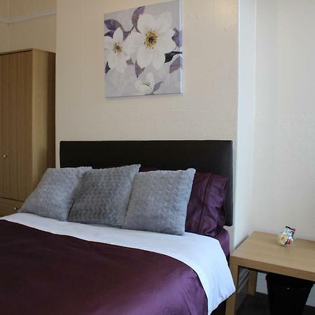 John St Town House - Self Catering - Guesthouse Style - Great Value Family And Double Rooms Вёкингтон Экстерьер фото