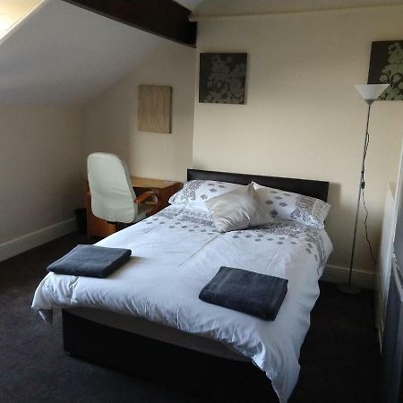 John St Town House - Self Catering - Guesthouse Style - Great Value Family And Double Rooms Вёкингтон Экстерьер фото