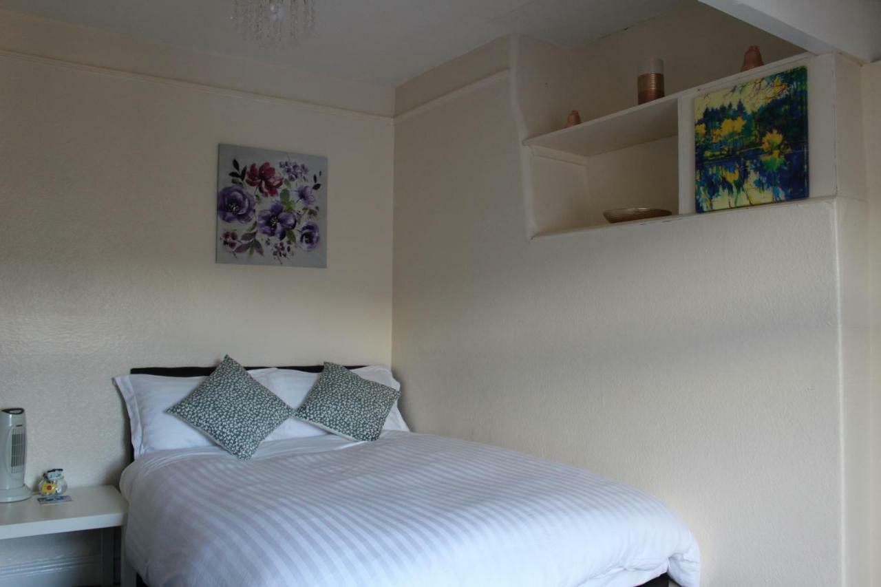 John St Town House - Self Catering - Guesthouse Style - Great Value Family And Double Rooms Вёкингтон Экстерьер фото